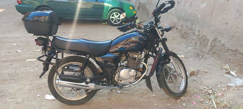 Suzuki Gs150se 3