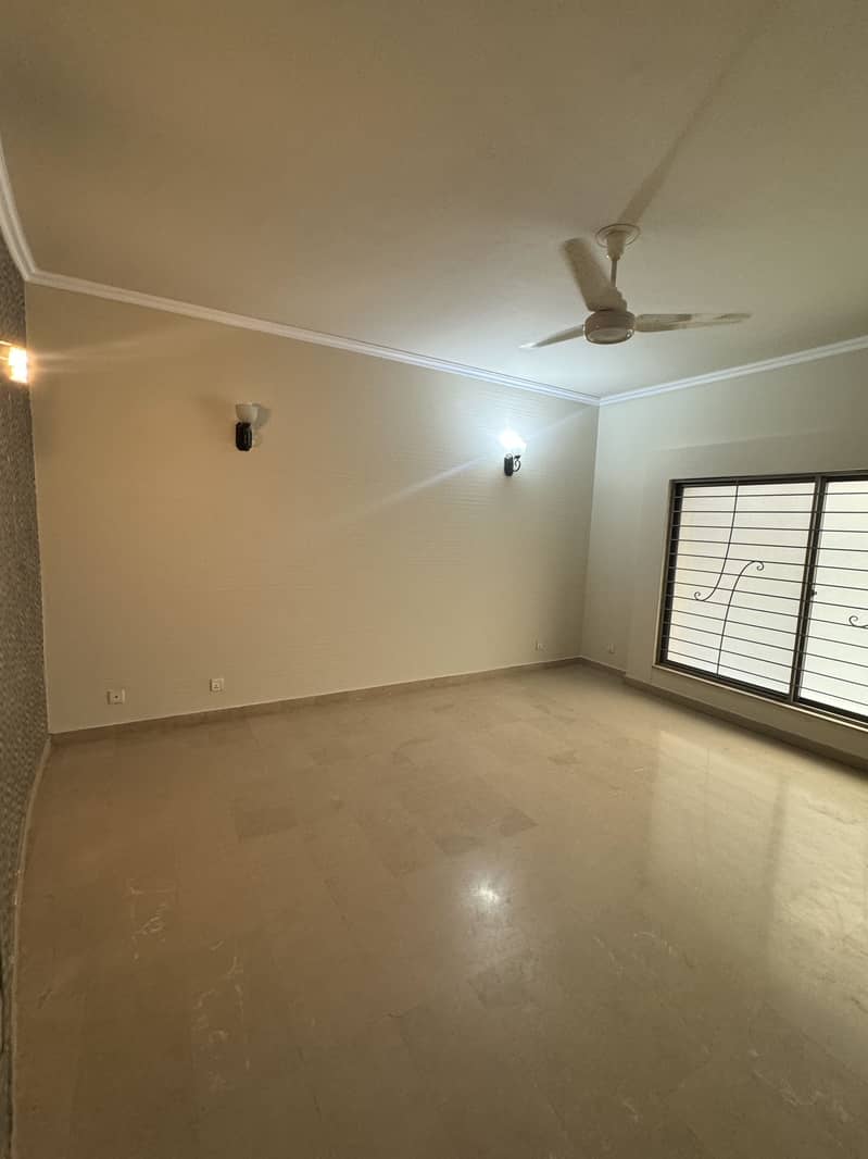 NEAT N CLEAN HOUSE FOR SILENT OFFICE OR FAMILY PRIME LOCATION 5