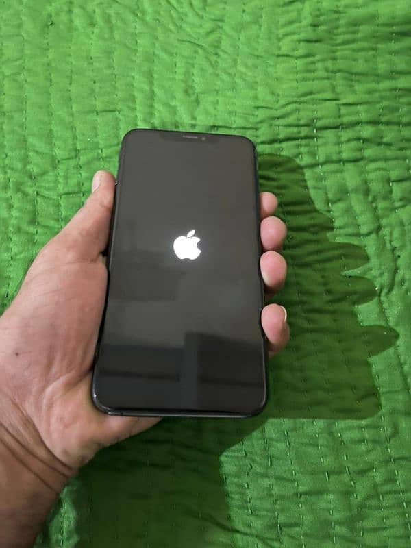 I phone xs max 64 GB iCloud lock water pack pta approve 1