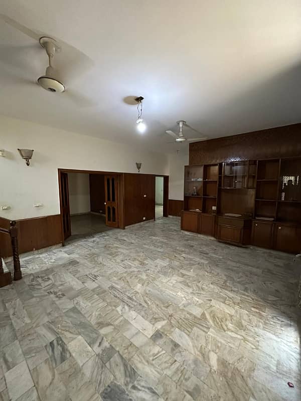 10 Marla House in Faisal Town near to Moulana Shokat Ali Road for family or for Silent Office 8