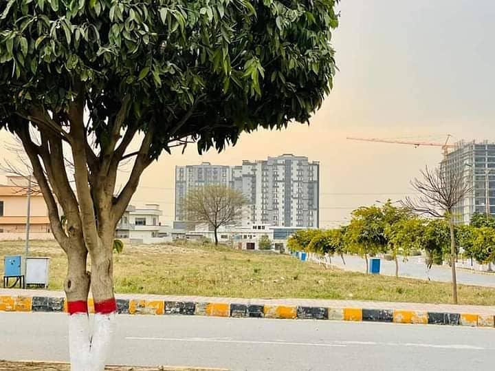 10 marla Plot for sale in B-17 islamabad 2