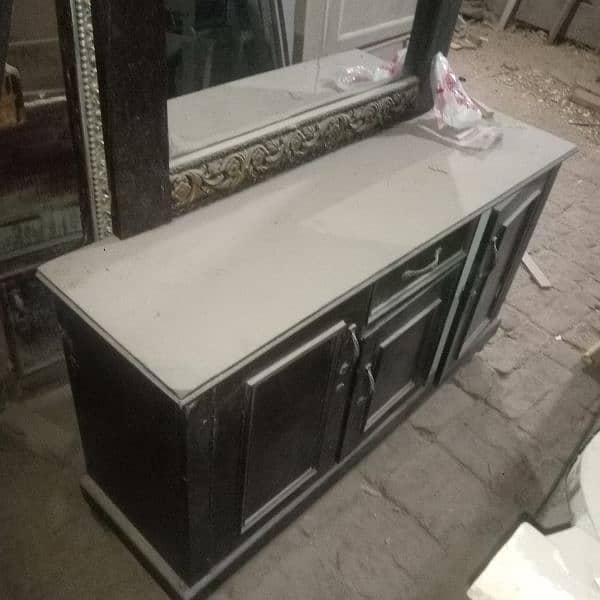 USED BED 6/6.6 FEET PLUS DRESSING TABLE WITHOUT ANY DAMAGE AND REPAIR 2