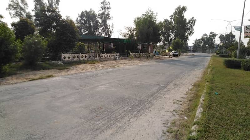 Own A Residential Plot In 20 Marla Chinar Bagh Shaheen Block 3