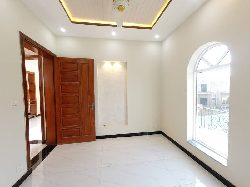 Beautiful Corner House For Sale 39