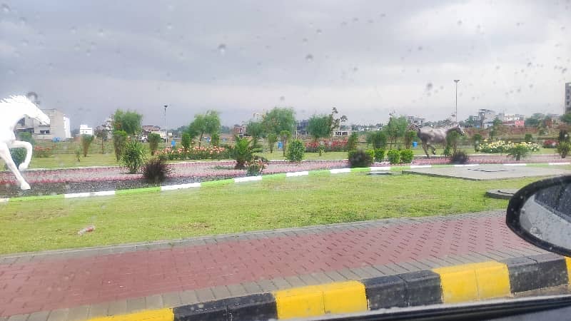 Good Location Plot Near To  Market  Masijad Park School 3