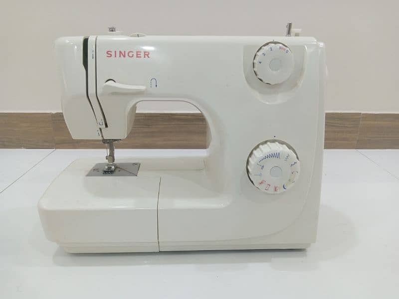 Singer 8280 is a wonderful little machine. 0