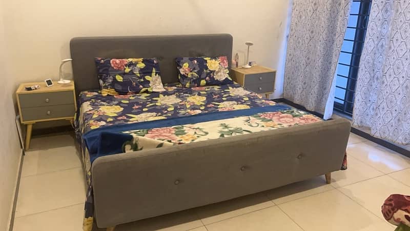 Pair of Single beds and King Size bed 1