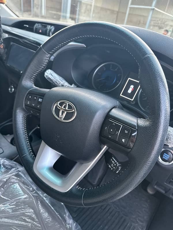 Toyota Hilux 2021 3