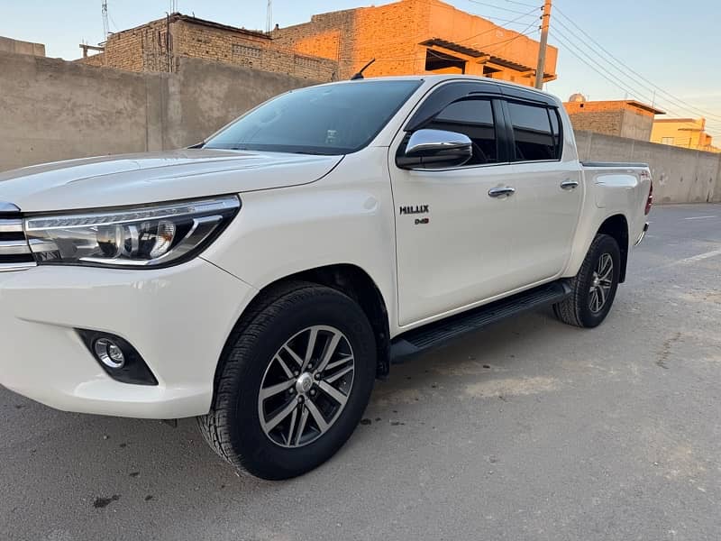 Toyota Hilux 2021 5