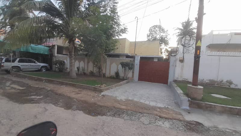 Old Constructed Single Unit House In Block- I Near Imam Clinic 0