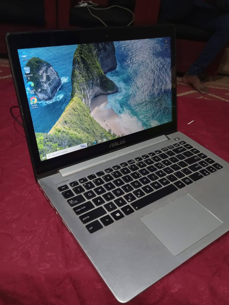 Asus slim Laptop With Touch Support 1