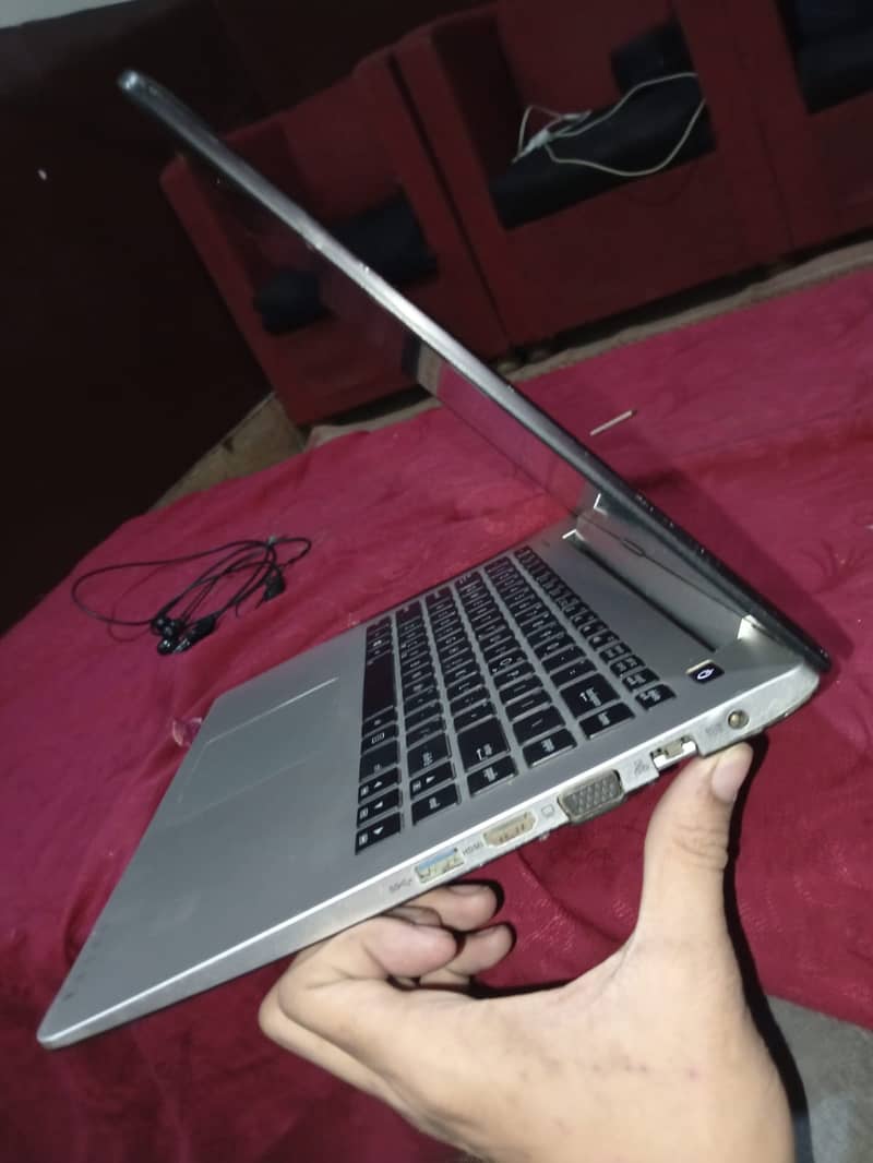 Asus slim Laptop With Touch Support 2