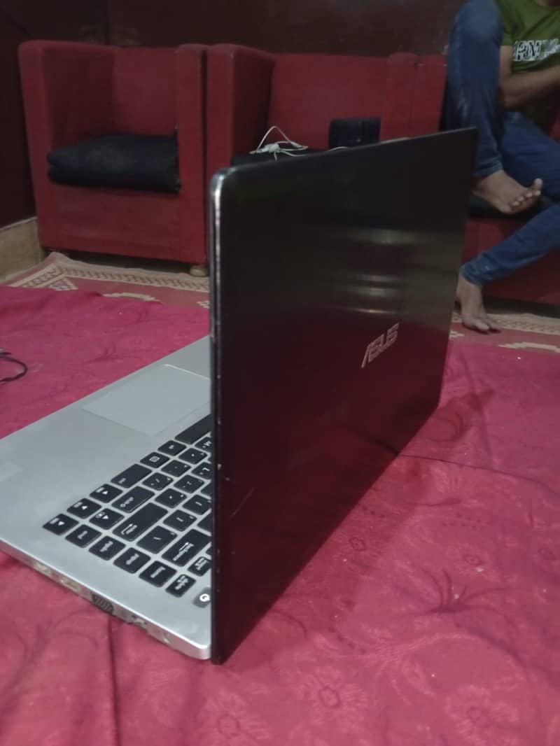 Asus slim Laptop With Touch Support 4