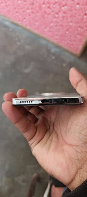 camon 30s 8/256 one month used hai 10 b 10 hai 1