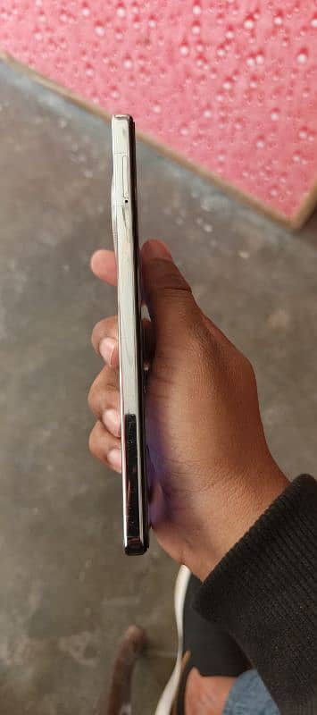 camon 30s 8/256 one month used hai 10 b 10 hai 2