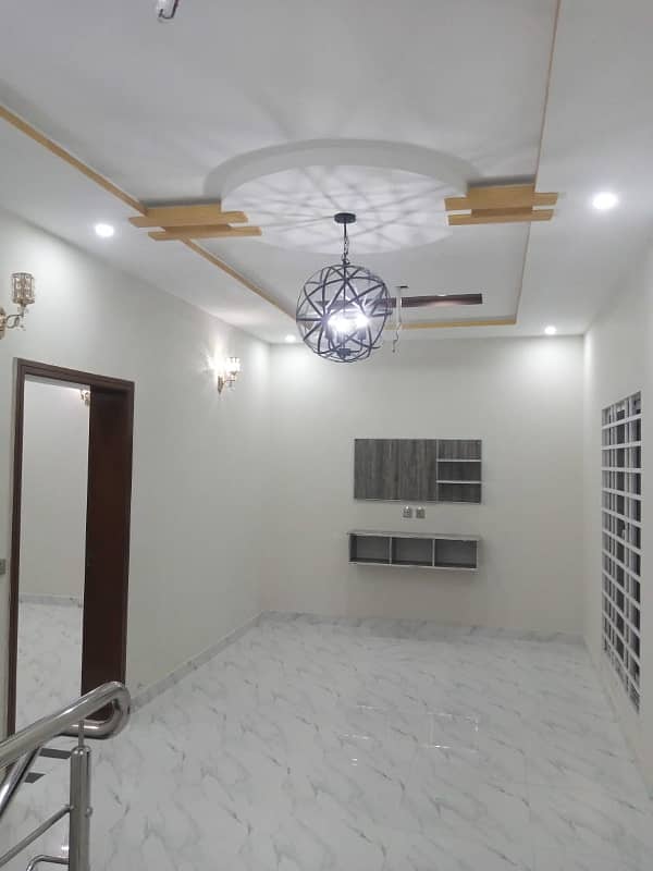 5 MARLA EXCELLENT READY TO SHIFT HOUSE FOR SALE IN ETIHAD TOWN PHASE1 LAHORE 5