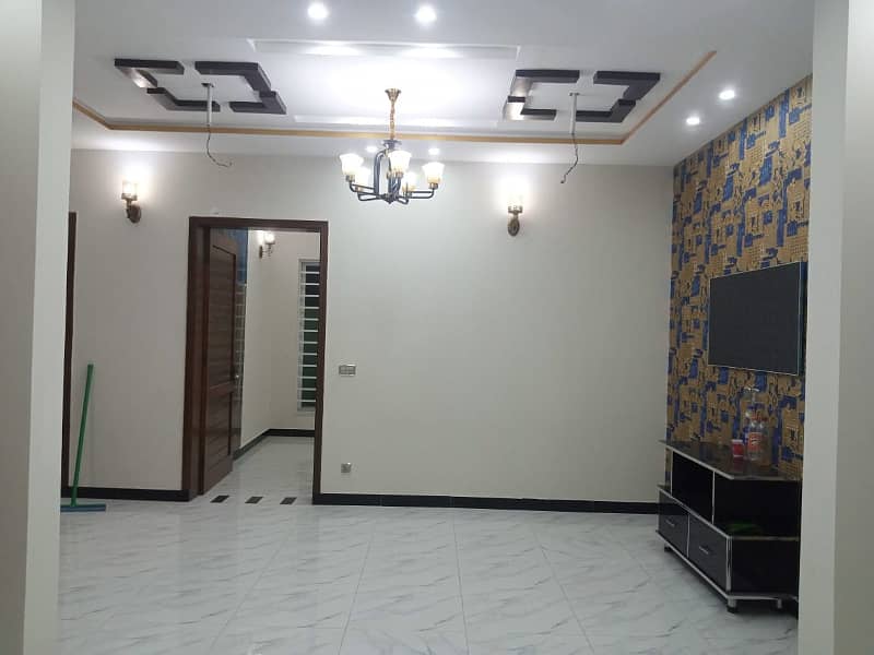 5 MARLA EXCELLENT READY TO SHIFT HOUSE FOR SALE IN ETIHAD TOWN PHASE1 LAHORE 9