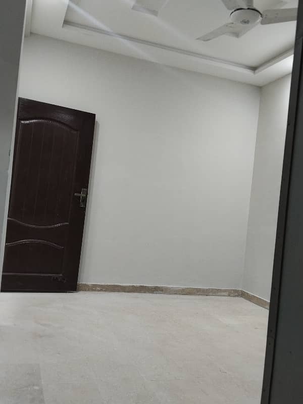 Spacious 700 Square Feet Flat Available For rent In Ghauri Town Phase 4 C1 1