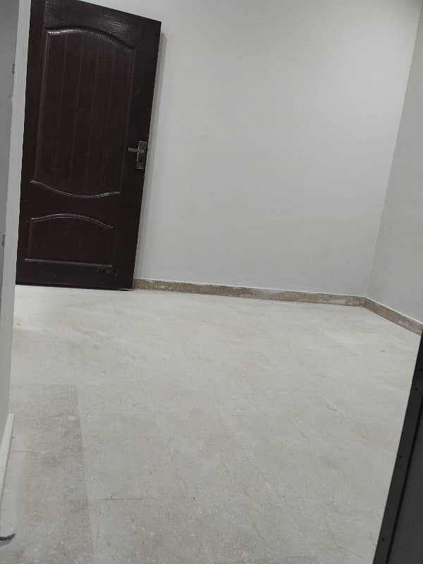 Spacious 700 Square Feet Flat Available For rent In Ghauri Town Phase 4 C1 2