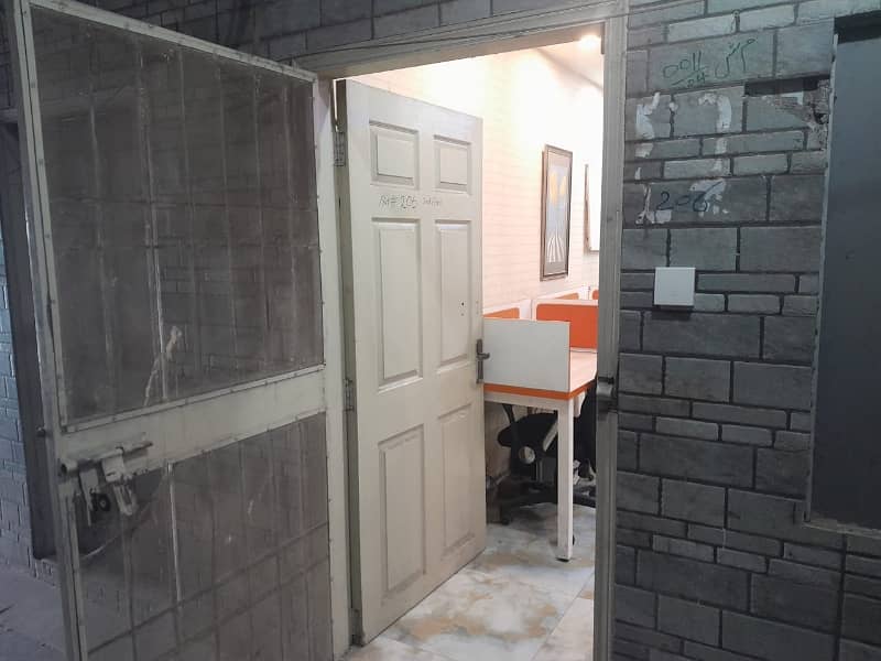 Furnished office on 2nd floor Huge Hall 10