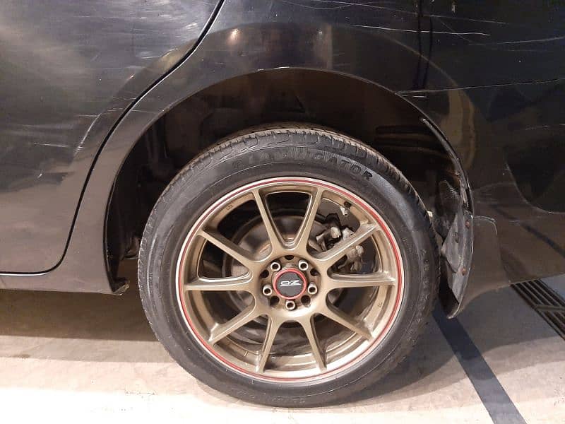 A set of four 17" sports Alloy rims 2