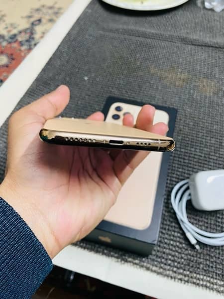 apple iphone 11 pro max 256gb full box pta approve urgent sale 3