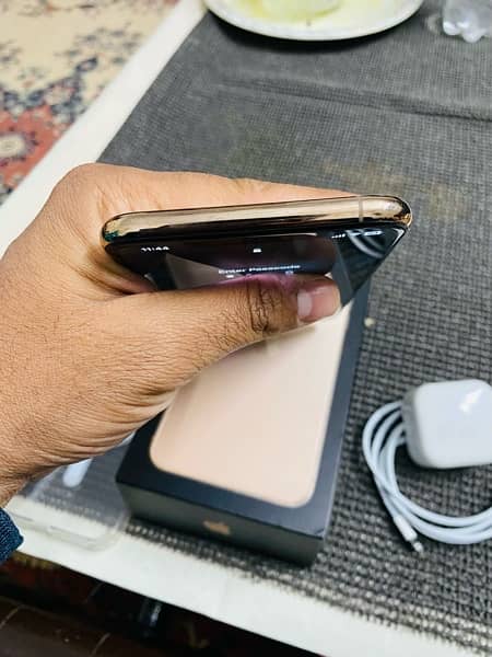 apple iphone 11 pro max 256gb full box pta approve urgent sale 6