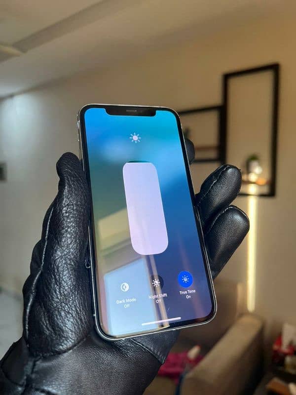 iPhone 11pro factory unlocked non pta 5