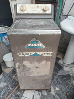 SPIN DRYER IN GOOD CONDITION