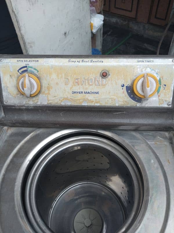 SPIN DRYER IN GOOD CONDITION 1