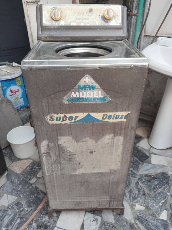 SPIN DRYER IN GOOD CONDITION 4