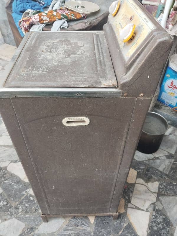 SPIN DRYER IN GOOD CONDITION 7