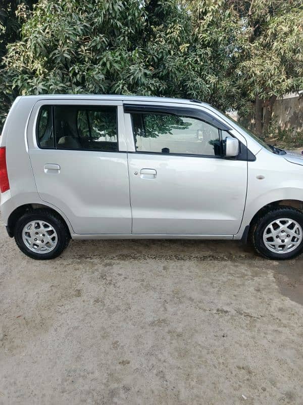 Suzuki Wagon R 2018 14