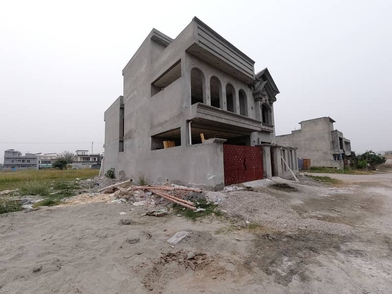 10 Marla Corner Double Unit House For Sale in Gulshan e Sehat. E-18 Block F Islamabad. 3