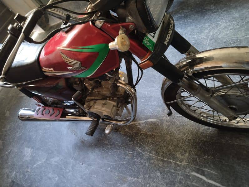 Honda 125 All ok koi b kam nhi hony Wala total janman ha bike 3