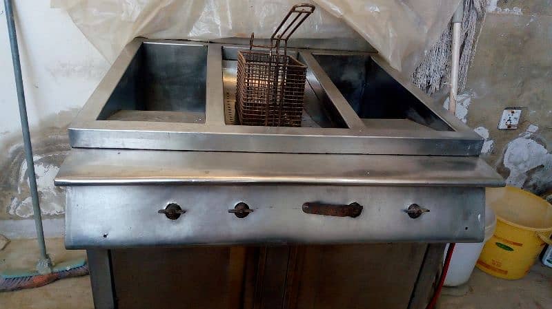 deep fryer 8+8 2/tubs wali he aone condition 9/10 5