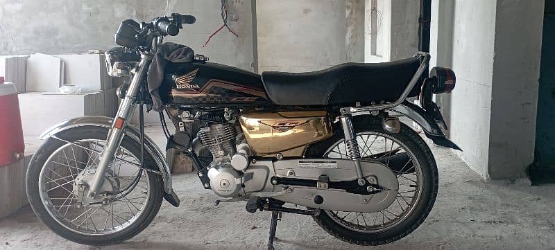 Hobda 125 gold edition 2