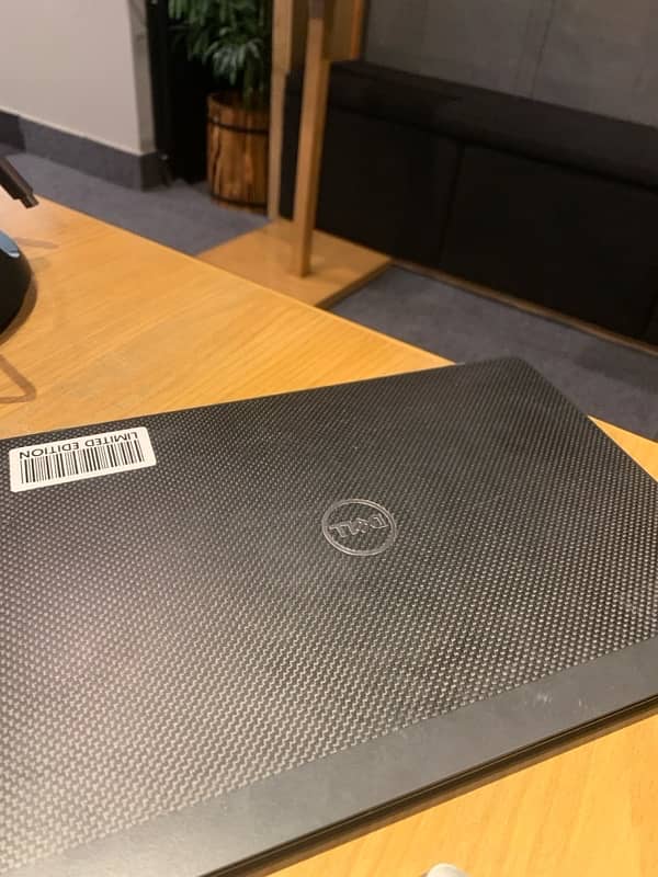 Dell Core I7 8th gen 16gb ram 512gb nvme 1