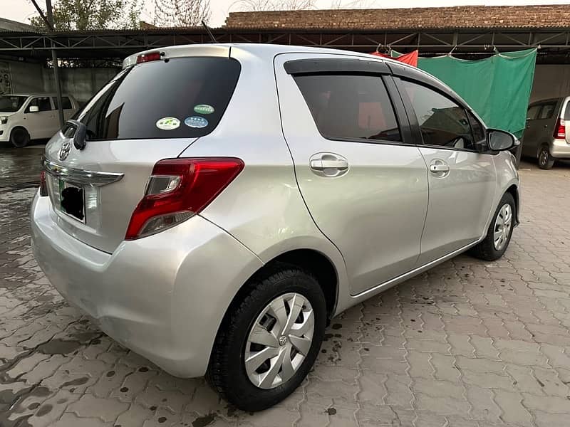 Toyota Vitz 2015 4