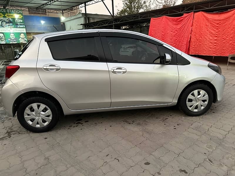 Toyota Vitz 2015 8