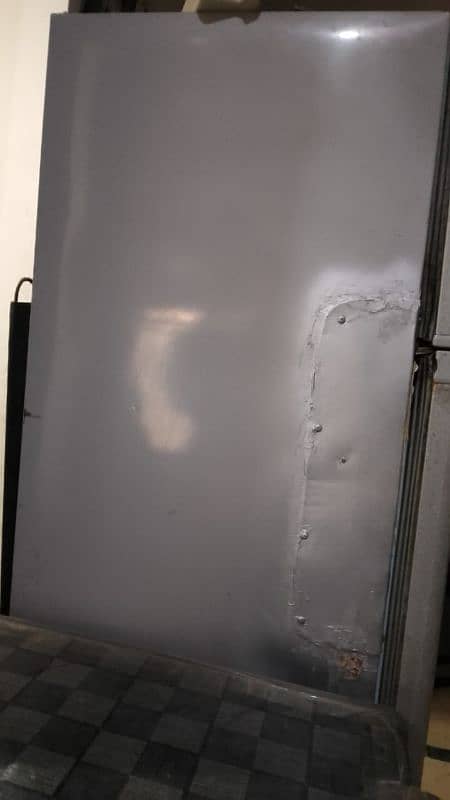 dawlance refrigerator for urgent  sale in good condition. 2