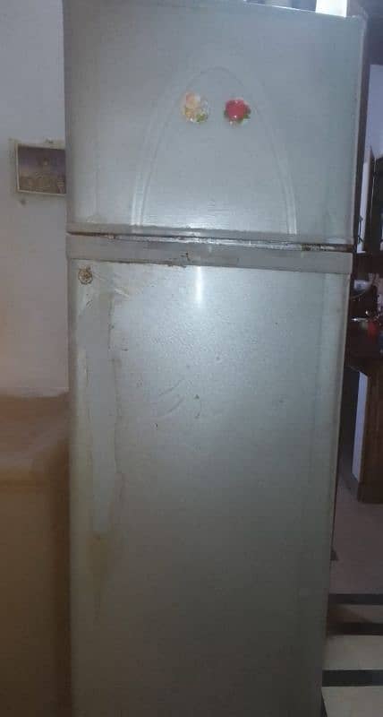 dawlance refrigerator for urgent  sale in good condition. 4