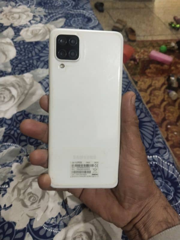 Samsung Galaxy a12 4/64 1