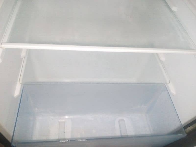 small ki dawlance  fridge 2