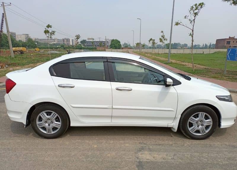 Honda City Automatic For Rent 8