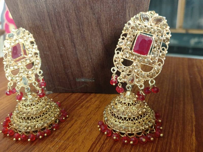 one time used like new wedding necklace set at best price 7