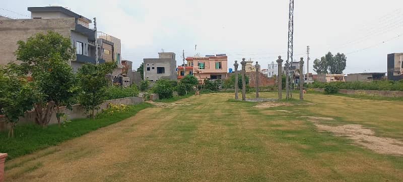 Al-Haram Garden Is A Beautiful Green Space Next To Centre Park. It Is A Great Place To Relax And Enjoy Nature. 3