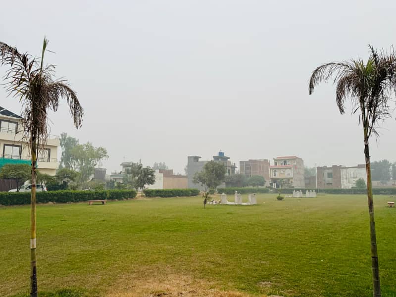 Al-Haram Garden Is A Beautiful Green Space Next To Centre Park. It Is A Great Place To Relax And Enjoy Nature. 21