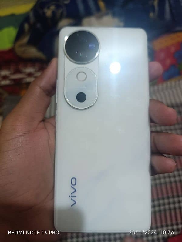 Vivo V40 12 256 0