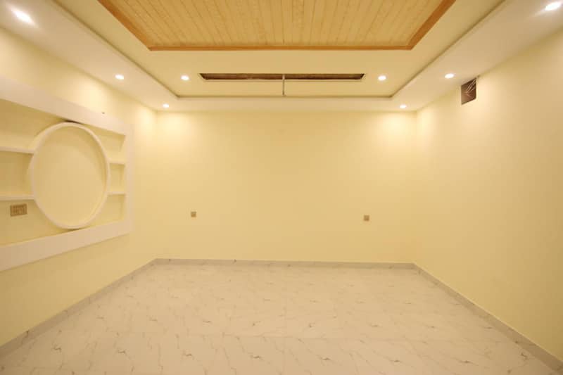 10 Marla House Available For Sale In Khayaban Colony 3 15